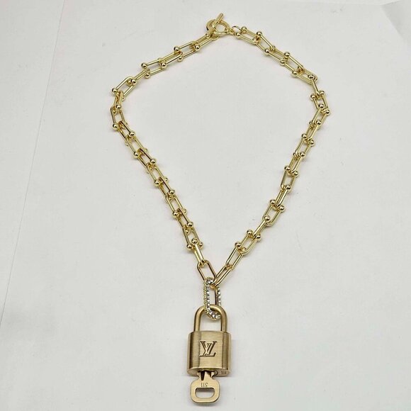 Authentic Louis Vuitton Lock & Key w/ Unbranded Gold Plated Gold Chain Necklace - Picture 8 of 11